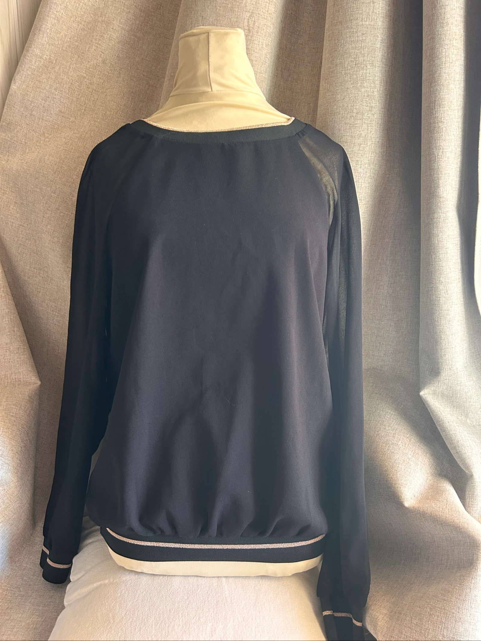 Black fluid top Etam – Transparent sleeves – Size 36-38 (S-M) – photo 12